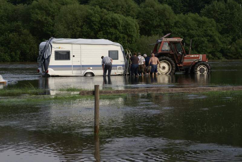 Hochwasser 2008 beim Campingplatz Bild Nr.010